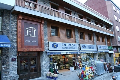 Book The Hotel Petit Hotel In Pas De La Casa Encamp Andorra Hotel Andorra